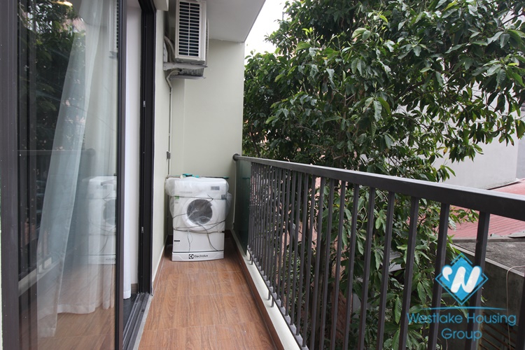 Bright studio for rent in Dang Thai Mai street, Tay Ho district, Ha Noi
