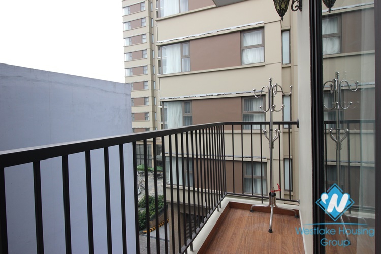 Bright studio for rent in Dang Thai Mai street, Tay Ho district, Ha Noi