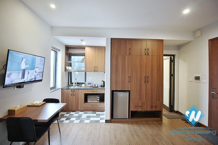 A brightly studio for rent in Au Co street, Tay Ho, Ha Noi