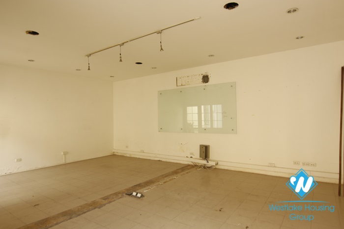 Huge space for rent for office in Ba dinh, Hanoi