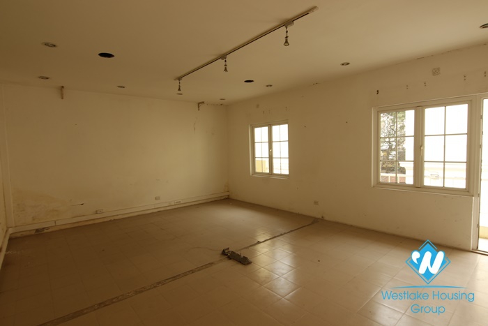 Huge space for rent for office in Ba dinh, Hanoi