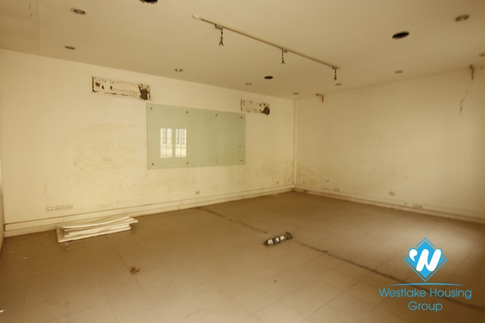 Huge space for rent for office in Ba dinh, Hanoi