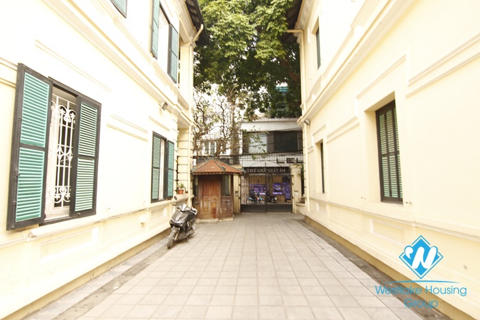 Huge space for rent for office in Ba dinh, Hanoi