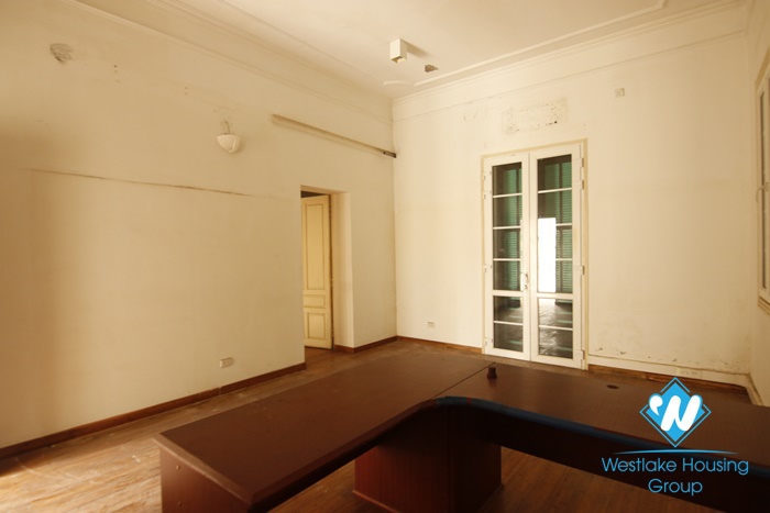 Huge space for rent for office in Ba dinh, Hanoi