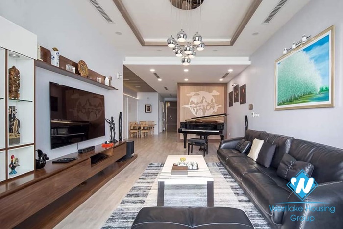 A brand new and modern 2 bedroom apartment for rent in Thuy khue, Ba dinh, Hanoi