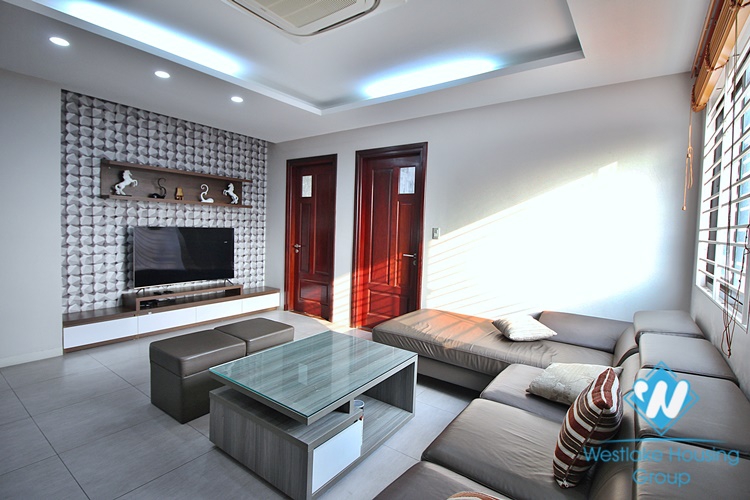 High floor 2 bedrooms apartment for rent in Trinh Cong Son, Tay Ho