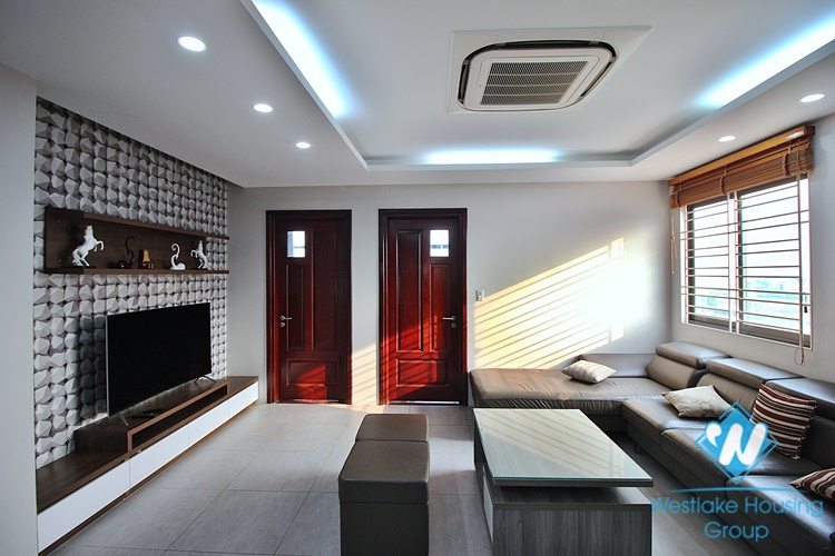 High floor 2 bedrooms apartment for rent in Trinh Cong Son, Tay Ho