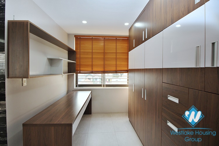 High floor 2 bedrooms apartment for rent in Trinh Cong Son, Tay Ho