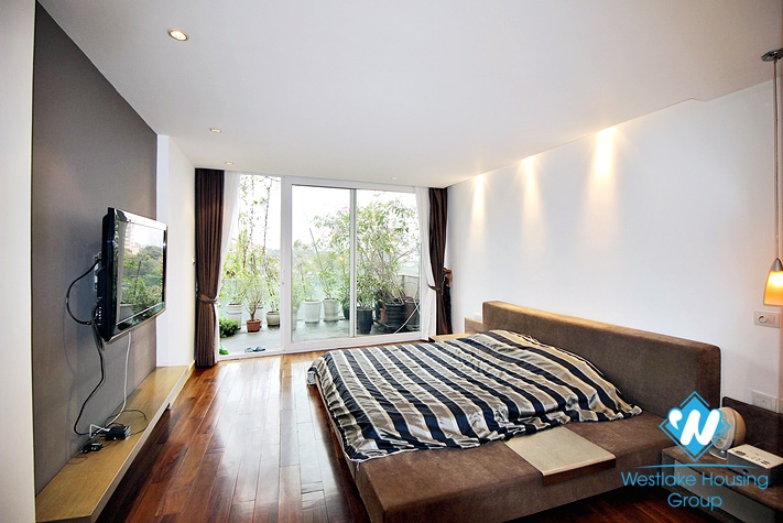Spacious one bedroom apartment for rent on Tay Ho street