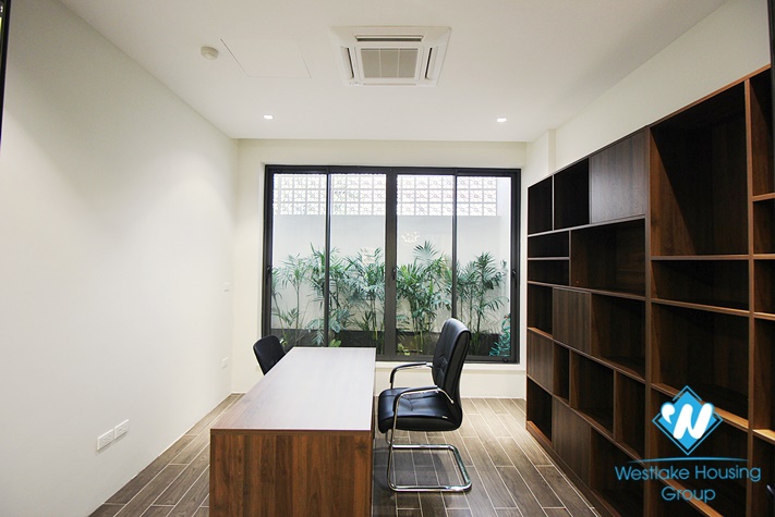  A new high quality  apartment on the ground floor for rent on Au Co, Tay ho