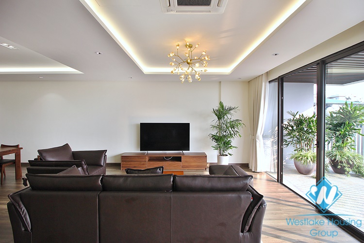 Lake view three bedrooms apartment for rent in Au Co street, Tay Ho district