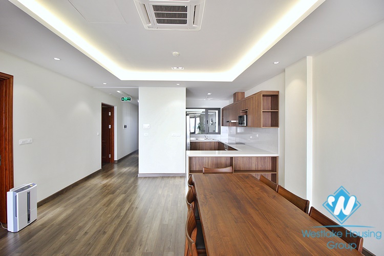 Lake view three bedrooms apartment for rent in Au Co street, Tay Ho district