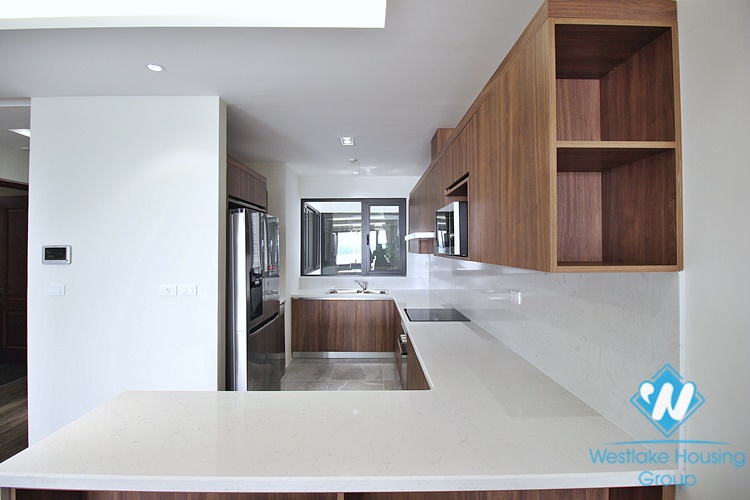Lake view three bedrooms apartment for rent in Au Co street, Tay Ho district