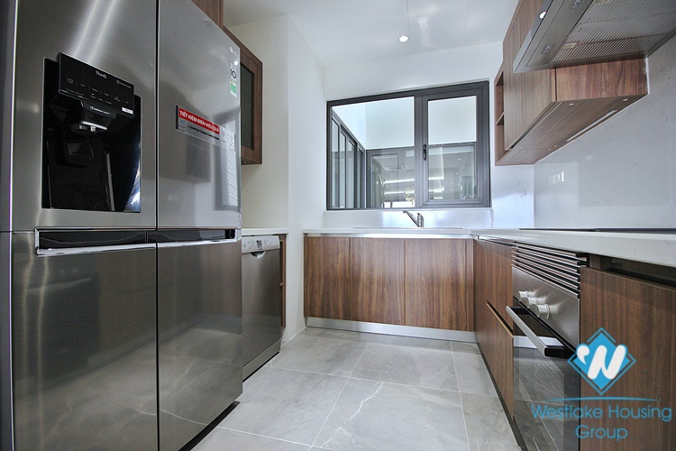 Lake view three bedrooms apartment for rent in Au Co street, Tay Ho district