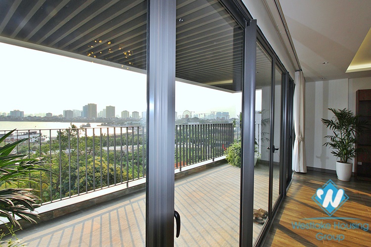 Lake view three bedrooms apartment for rent in Au Co street, Tay Ho district
