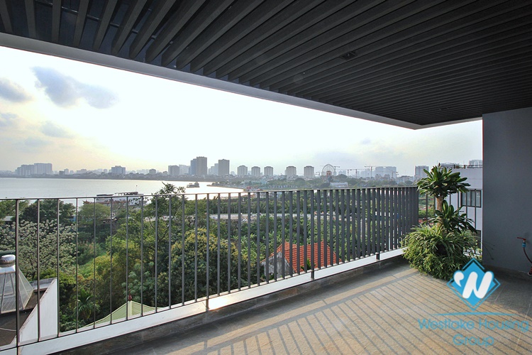 Lake view three bedrooms apartment for rent in Au Co street, Tay Ho district