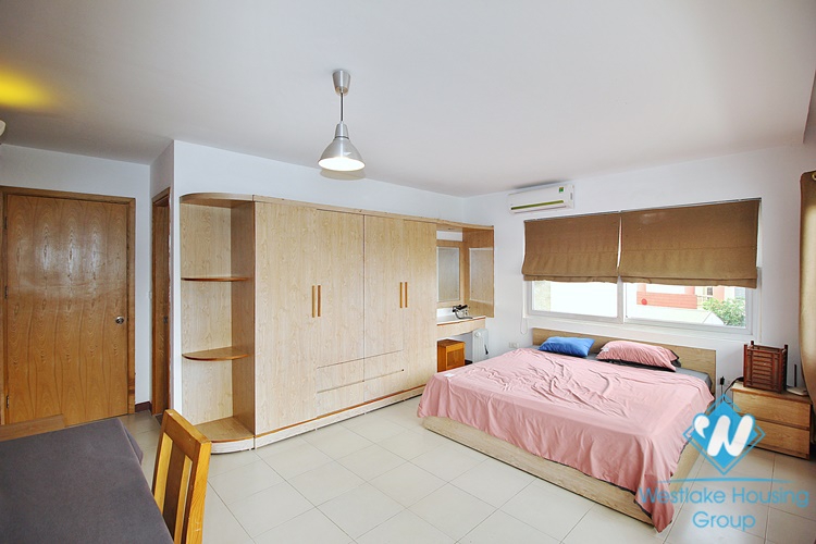 Lake view 02 bedrooms apartment in Au Co st, Tay Ho, Hanoi 
