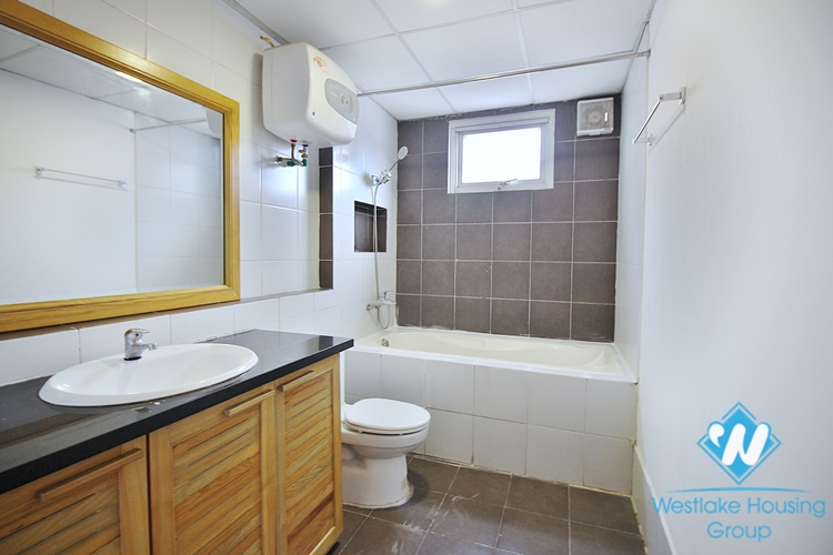 Lake view 02 bedrooms apartment in Au Co st, Tay Ho, Hanoi 