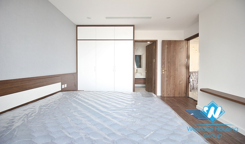A brand new 03 bedroom apartment for rent in Sunshine city building, Tay Ho