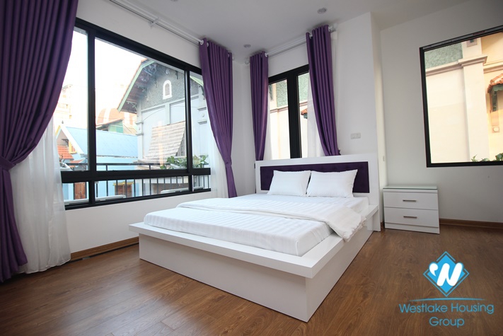  A new Beautiful studio for rent in Xuan Dieu, Tay Ho
