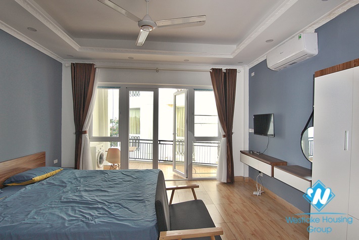 A Lake-view Nice Studio on Ve Ho street, Tay Ho for lease