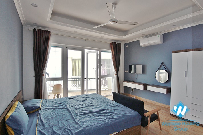 A Lake-view Nice Studio on Ve Ho street, Tay Ho for lease