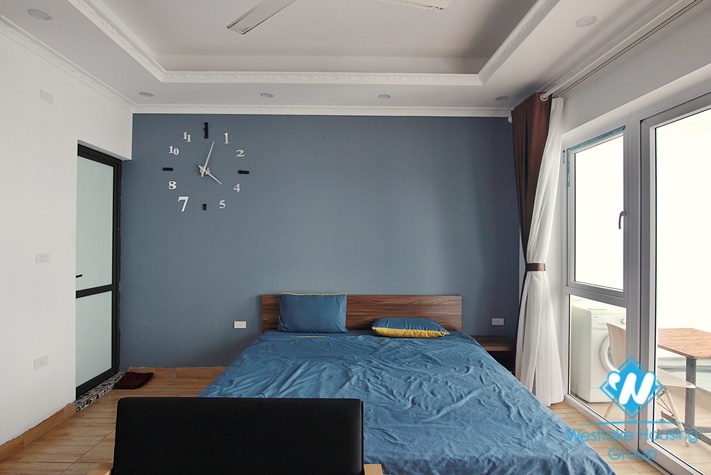 A Lake-view Nice Studio on Ve Ho street, Tay Ho for lease