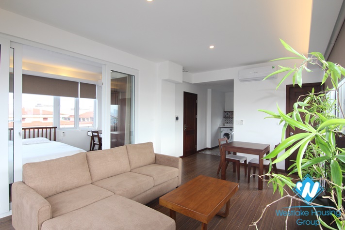 Lake view 01 bedrooms apartment with stunning view for leasing  in Tay Ho area