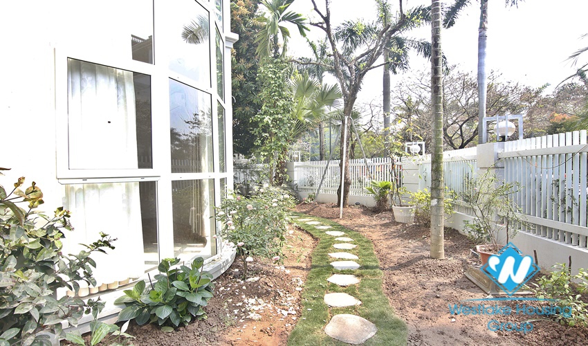 A massive 5 bedroom corner house in Ciputra T Block for rent