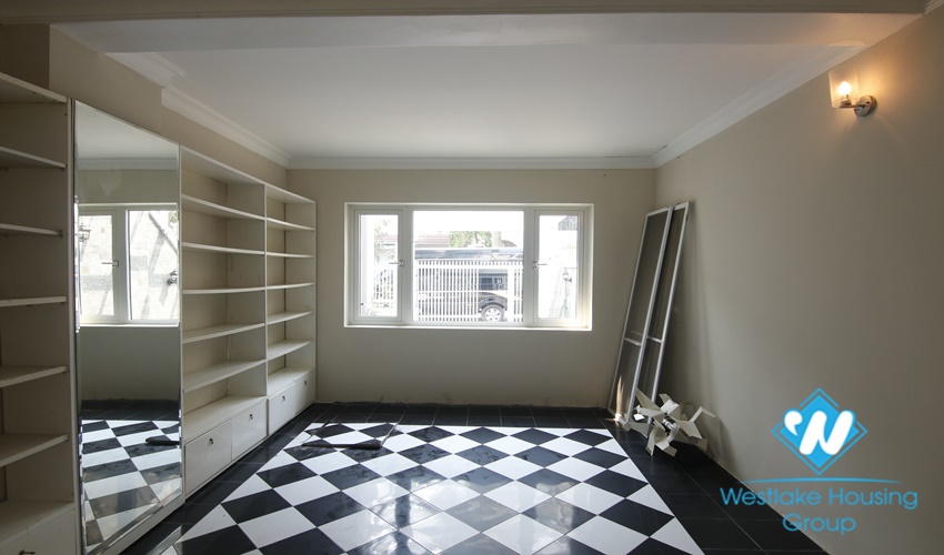 A massive 5 bedroom corner house in Ciputra T Block for rent
