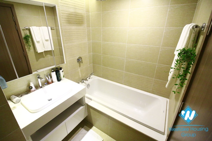  A charming and modern  high floor  apartment in Vinhome Metropolis Tower, Ba Dinh, Hanoi