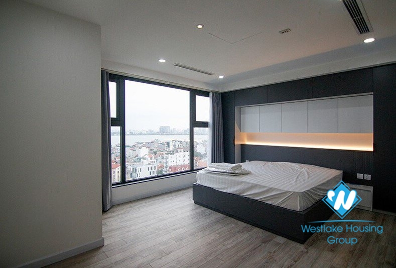 Modern three-bedroom apartment for rent at D'Leroi Soleil, 59 Xuan Dieu, Hanoi