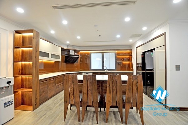 1 bedroom apartment with large area for rent in the center of Hai Ba Trung district