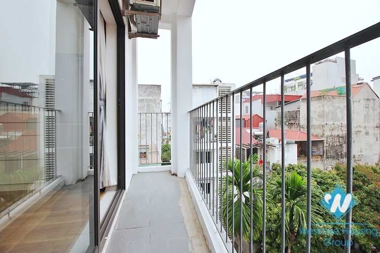 Modern and open 3 bedroom apartment for rent in Tay Ho, Hanoi