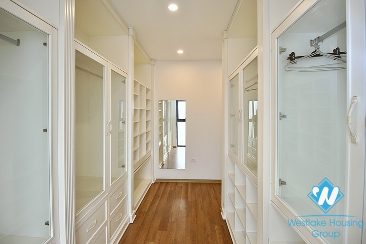 Modern and open 3 bedroom apartment for rent in Tay Ho, Hanoi