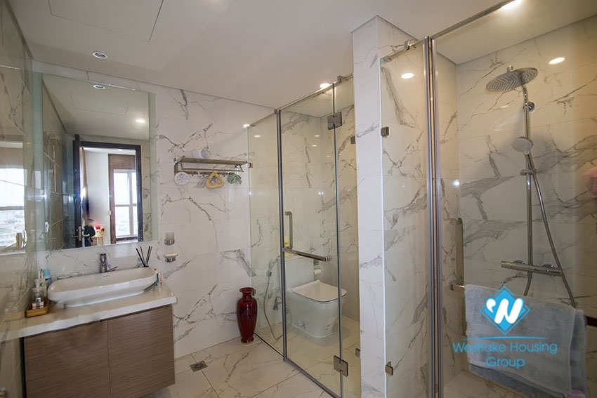 Three-bedroom apartment with area of ​​140 square meters for rent at Hanoi Aqual Central