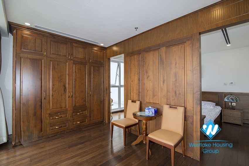 Three-bedroom apartment with area of ​​140 square meters for rent at Hanoi Aqual Central