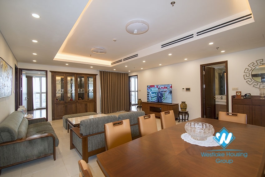 Three-bedroom apartment with area of ​​140 square meters for rent at Hanoi Aqual Central