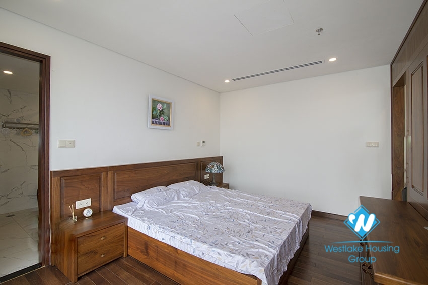 Three-bedroom apartment with area of ​​140 square meters for rent at Hanoi Aqual Central