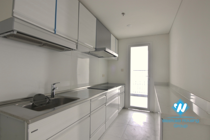 4 bedroom apartment with large area for rent at Aqual Central 44 Yen Phu