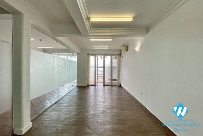 An office or shops for rent on Quang Khanh street, Tay Ho, Ha Noi