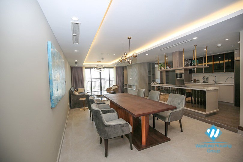 Luxury furnished 3-bedroom apartment with lake view for rent at D 'Leroi Soleil, West Lake