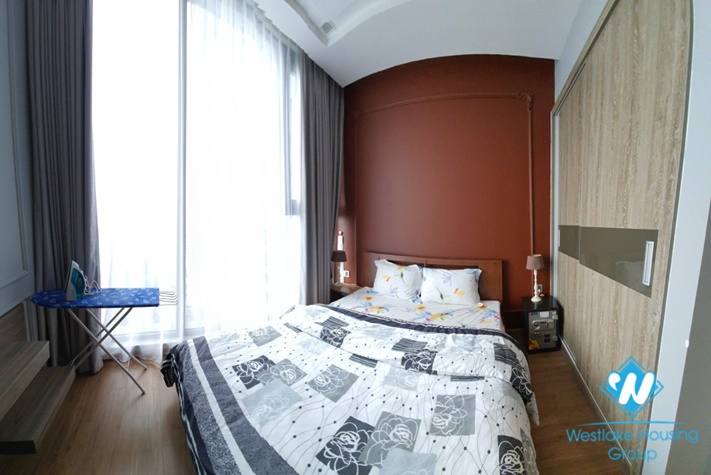 An lake view 2 bedroom apartment in M2 -metropolis for  lease