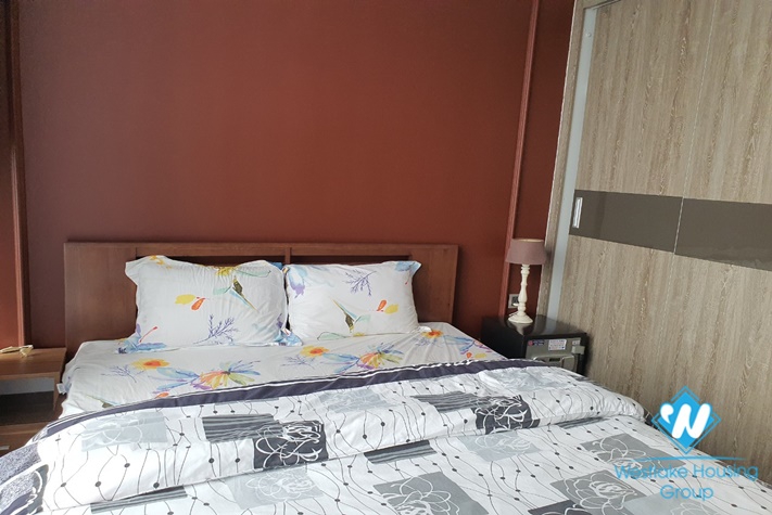 An lake view 2 bedroom apartment in M2 -metropolis for  lease