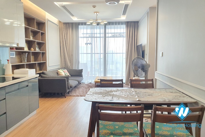 An lake view 2 bedroom apartment in M2 -metropolis for  lease