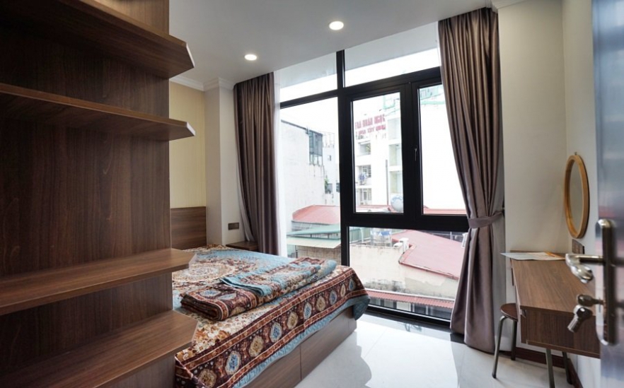 A newly 2 bedroom apartment for rent in Truc bach area