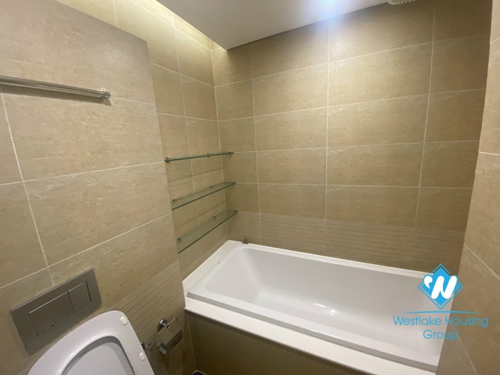 A nice 1 bedroom apartment for rent in Vinhome metropolis, Ba dinh