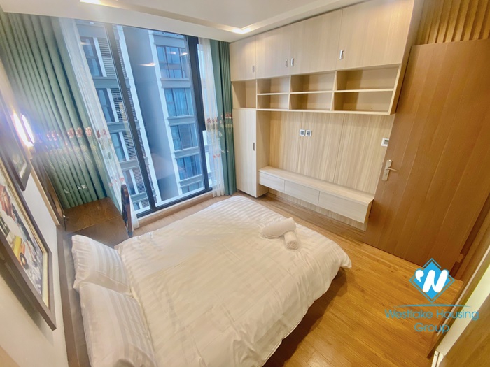 A nice 1 bedroom apartment for rent in Vinhome metropolis, Ba dinh