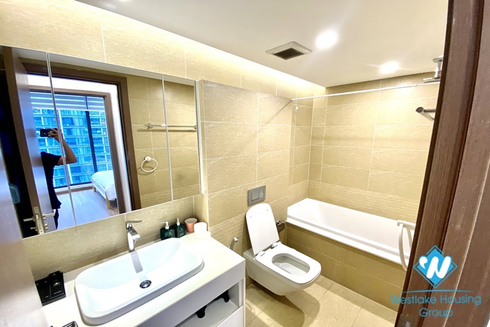 Elegant 01 bedroom apartment in good quality building in M1- Vinhomes Metropolis. 