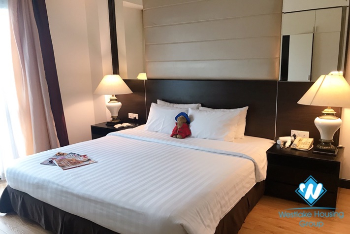 Luxuriously furnished apartment with 4 bedroom in High-End building on Diamond Westlake for lease